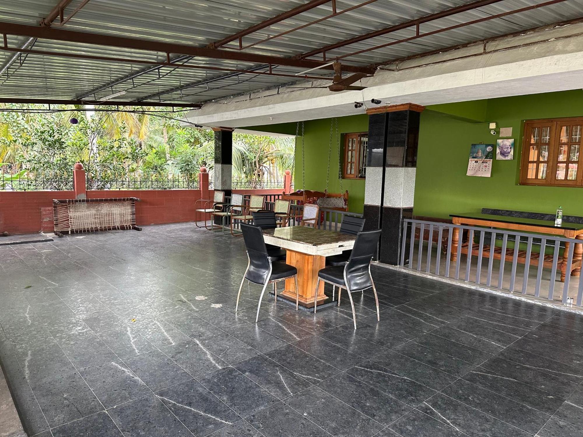 Sakthi Garden Home Stay Ироду Экстерьер фото