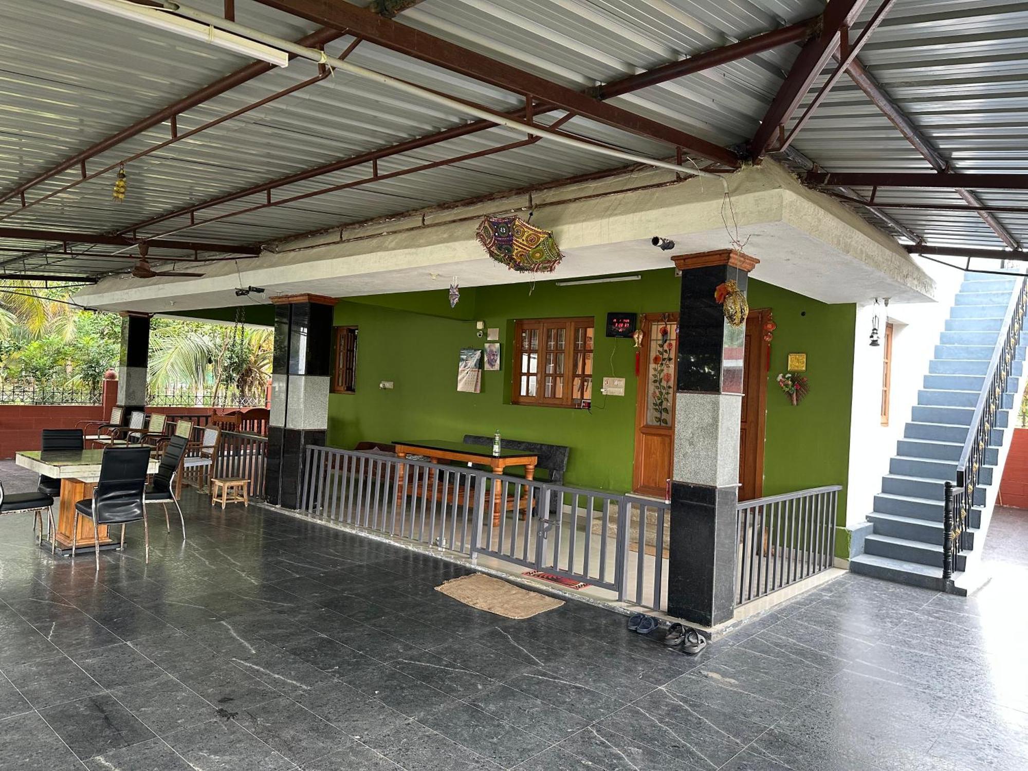 Sakthi Garden Home Stay Ироду Экстерьер фото